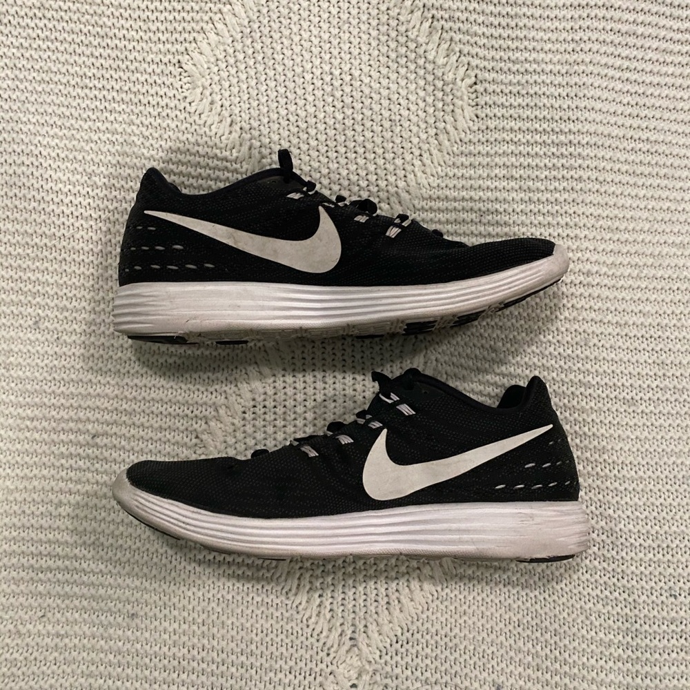 NIKE LUNARLON SHOES